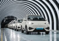 Η BYD γιορτάζει την παραγωγή του εκατομμυριοστού DOLPHIN SURF