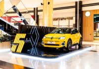 ΤO RENAULT 5 E-TECH ELECTRIC ΣΤΟ GOLDEN HALL